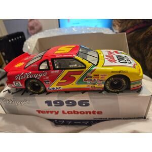 Terry Labonte #5 Kellogg’s 1996 Monte Carlo Suzuka Japan 1:24 Die-Cast Hendricks